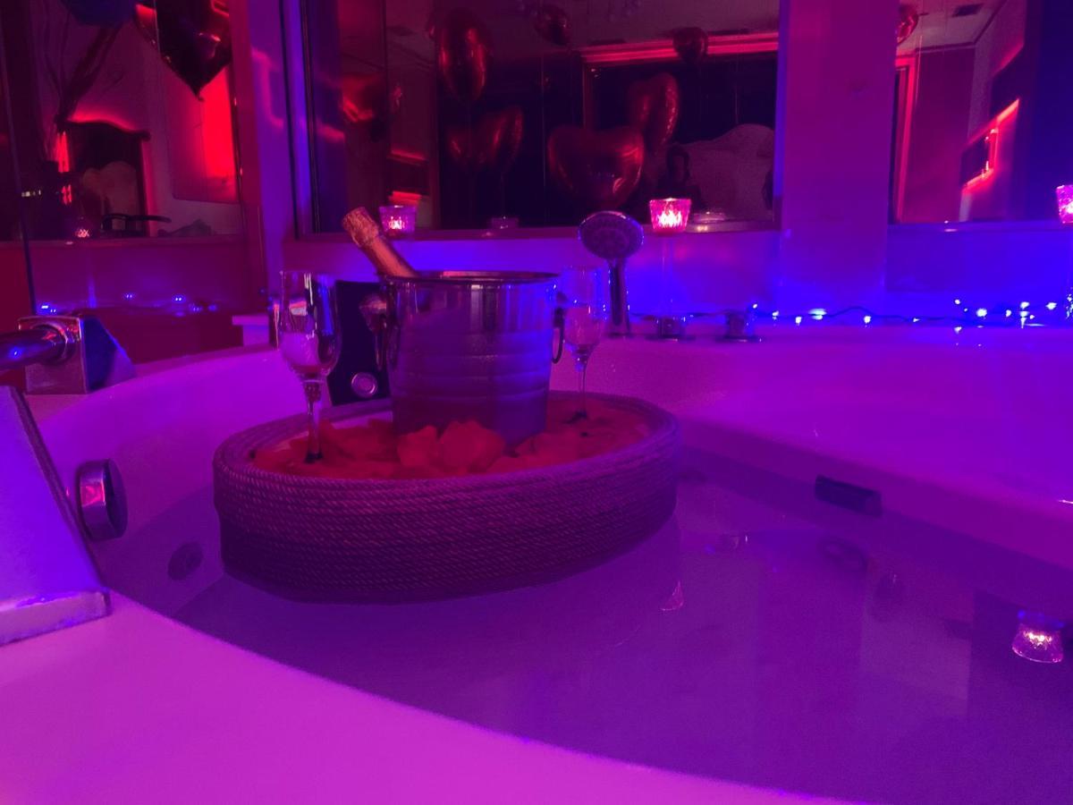 Hotel Rosa Blu Tirana Esterno foto