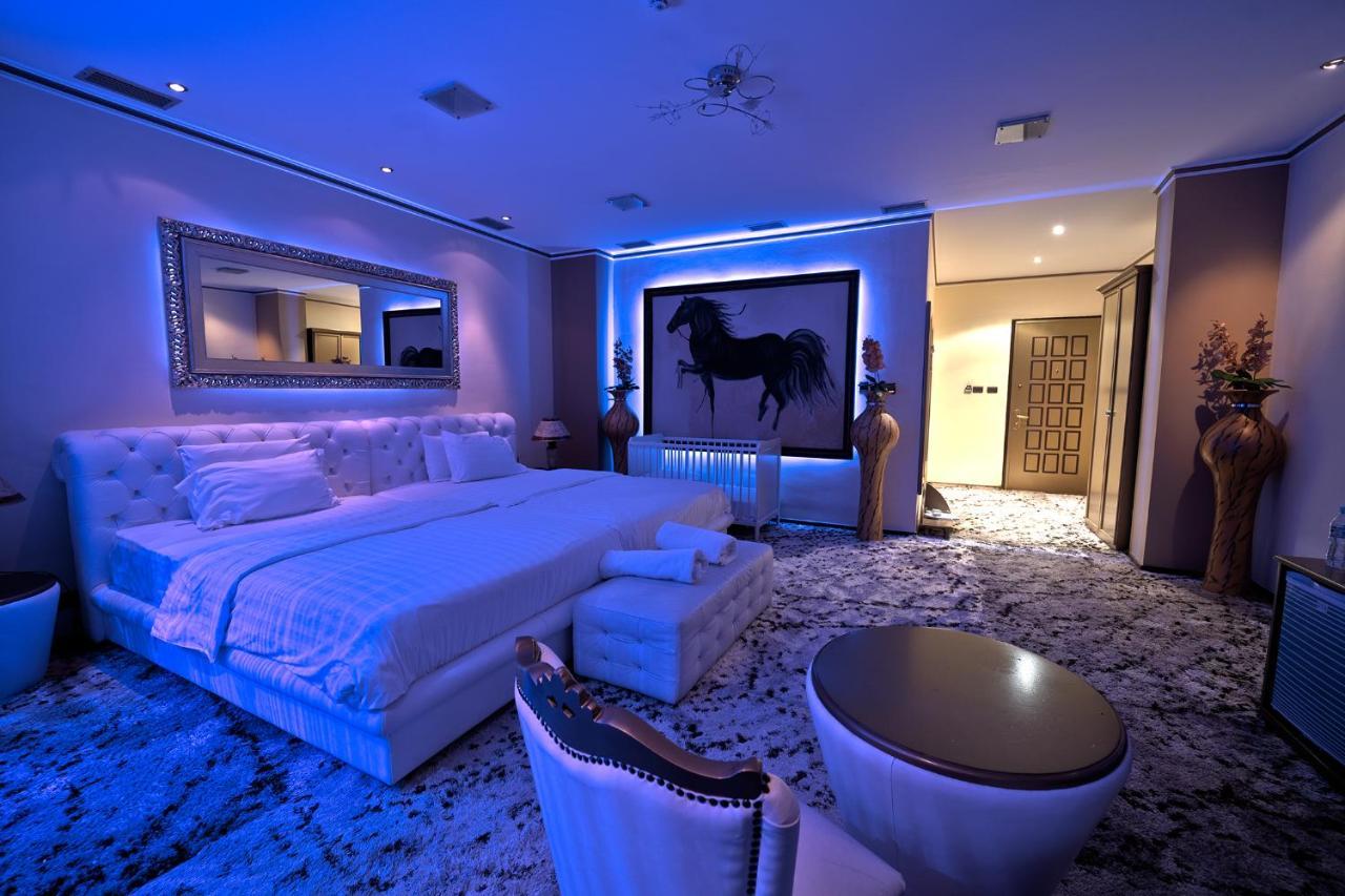 Hotel Rosa Blu Tirana Esterno foto