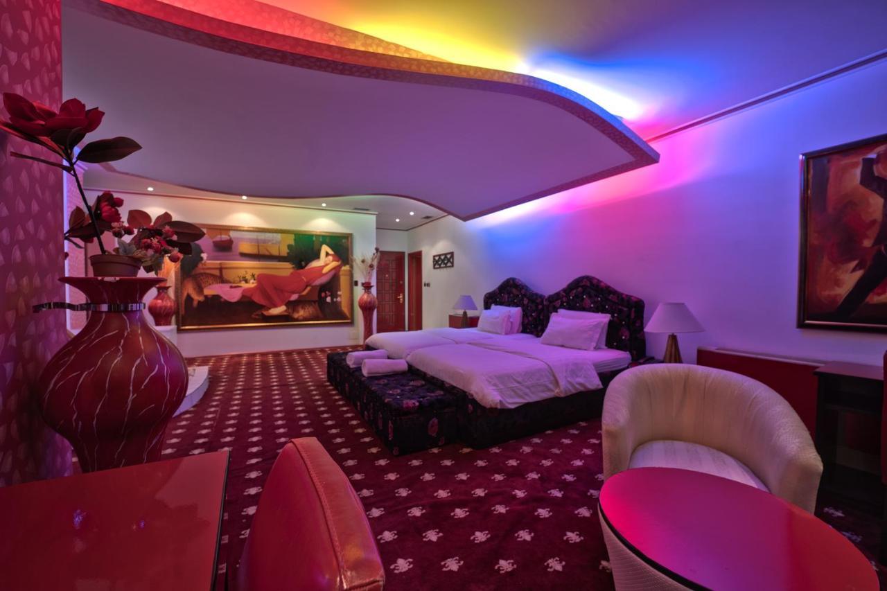 Hotel Rosa Blu Tirana Esterno foto