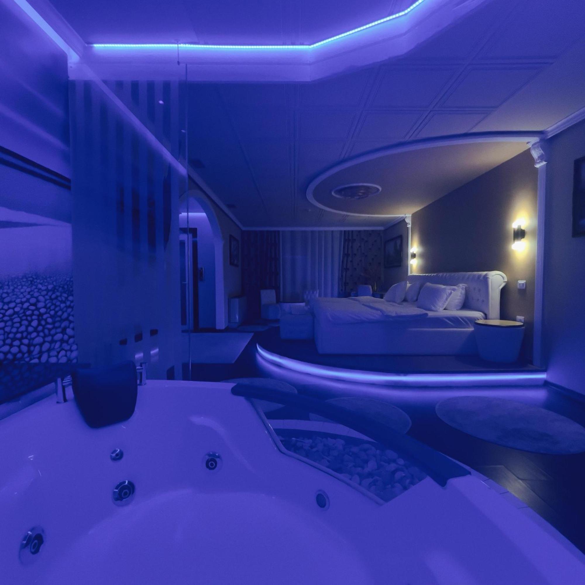 Hotel Rosa Blu Tirana Esterno foto