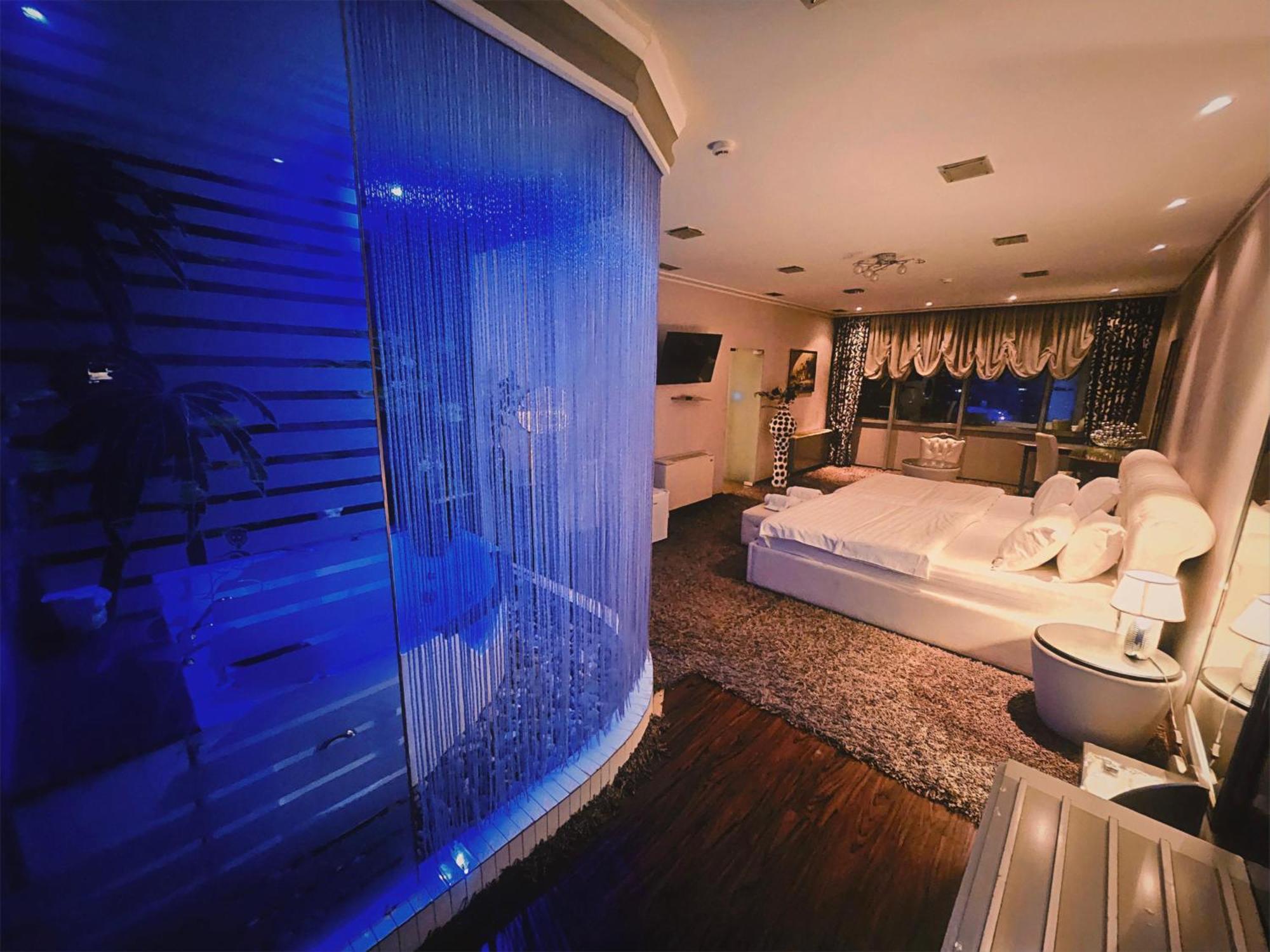 Hotel Rosa Blu Tirana Esterno foto