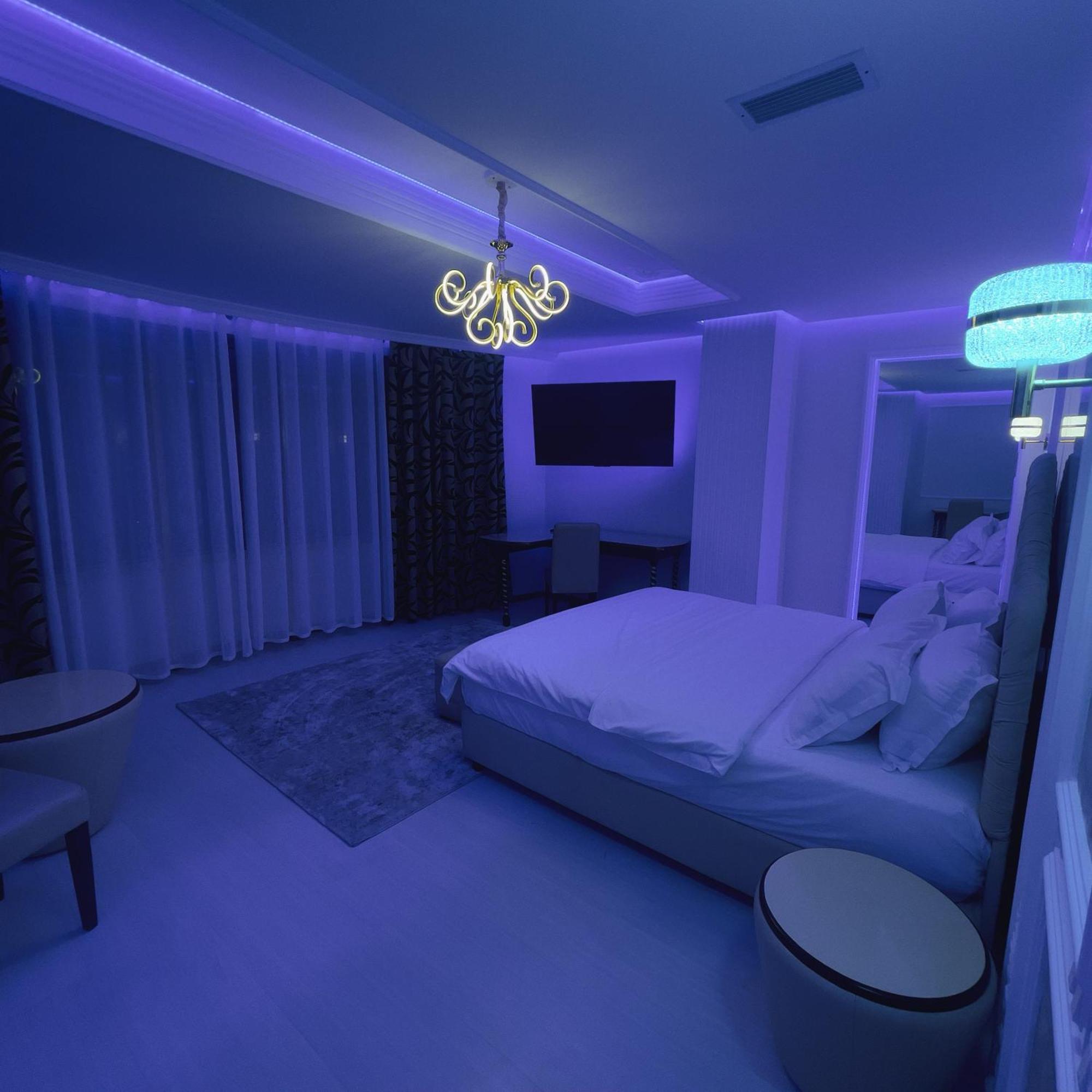 Hotel Rosa Blu Tirana Esterno foto