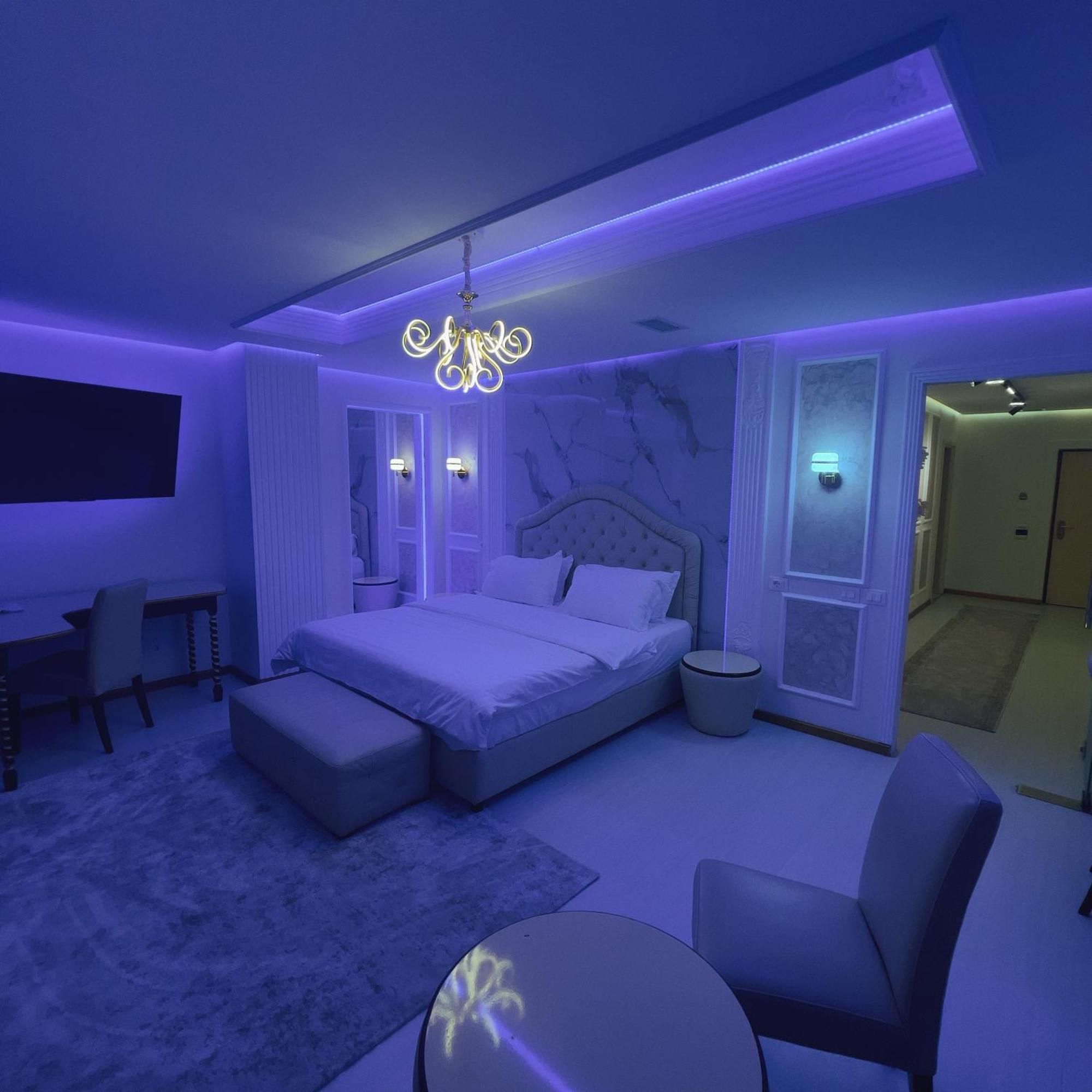 Hotel Rosa Blu Tirana Esterno foto
