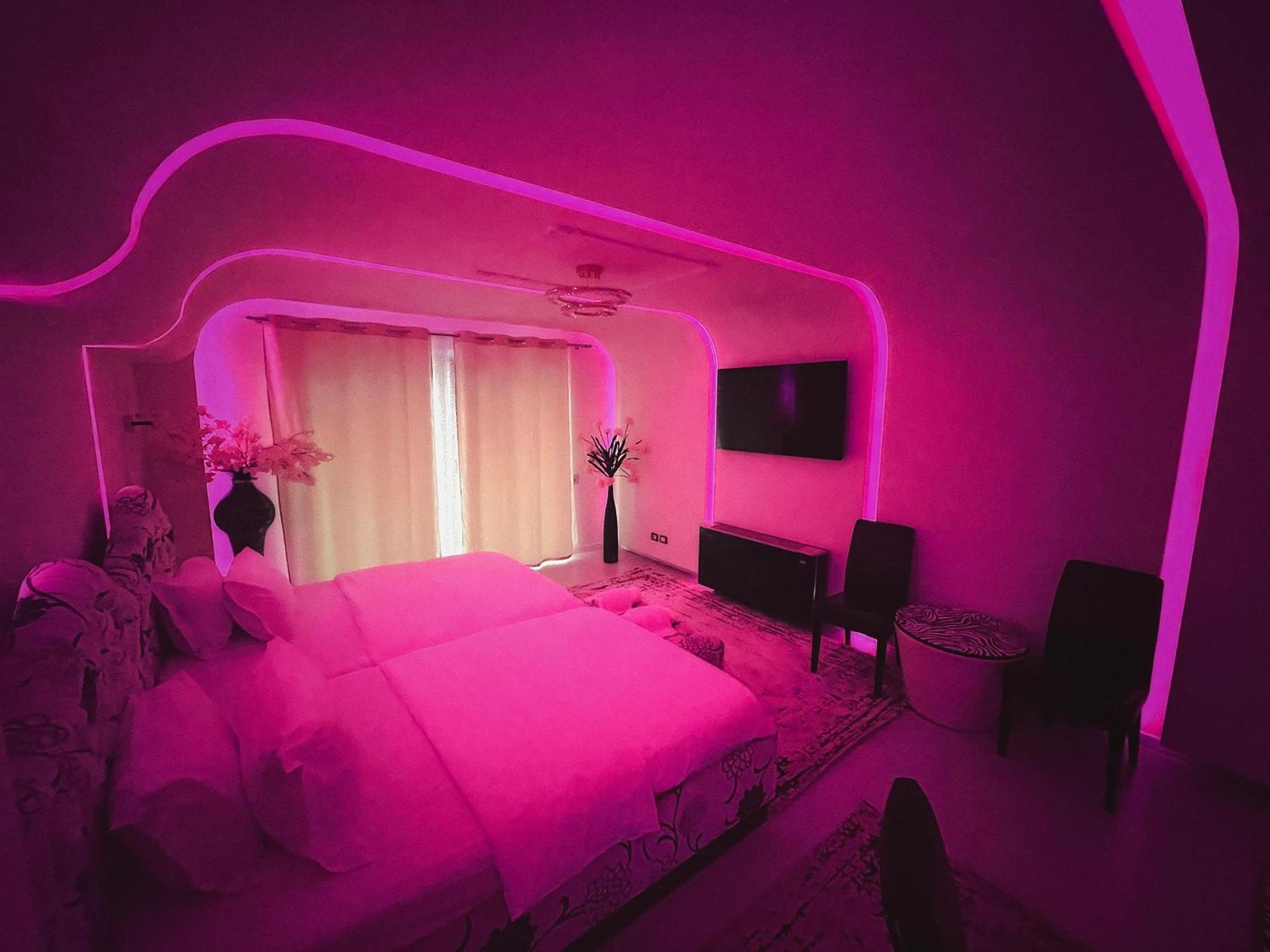Hotel Rosa Blu Tirana Esterno foto
